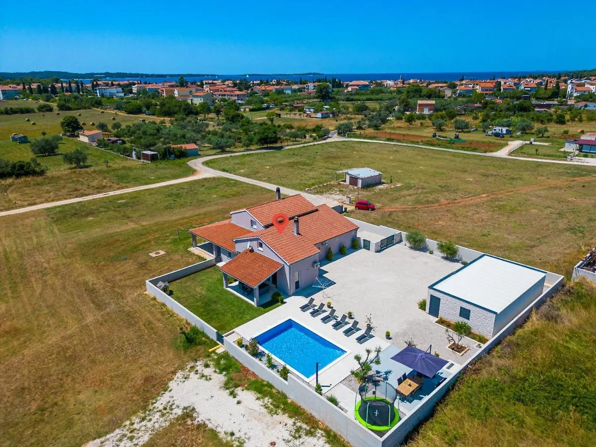 Vacation House Ana Fazana 0*,
